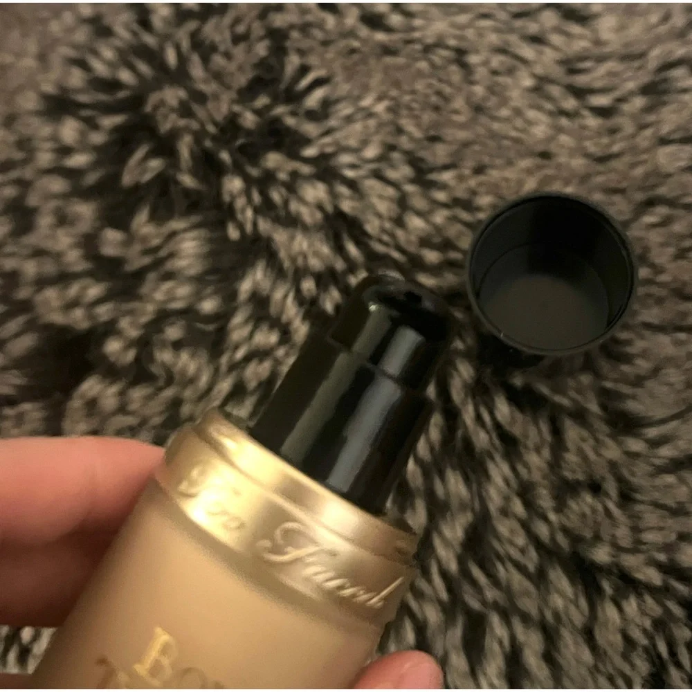 Too Faced Born This Way Undetectable Foundation Snow